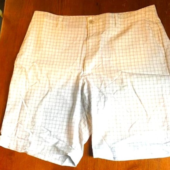 Jack Nicklaus Shorts Men’s 38 Golf White Gray Grid Flat Front Plaid Causal golf - Picture 1 of 8